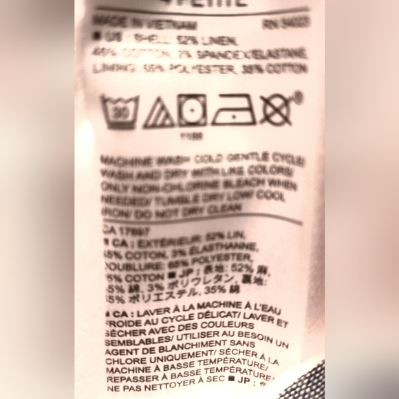 Bannana Republic White Capris - Picture 4 of 4